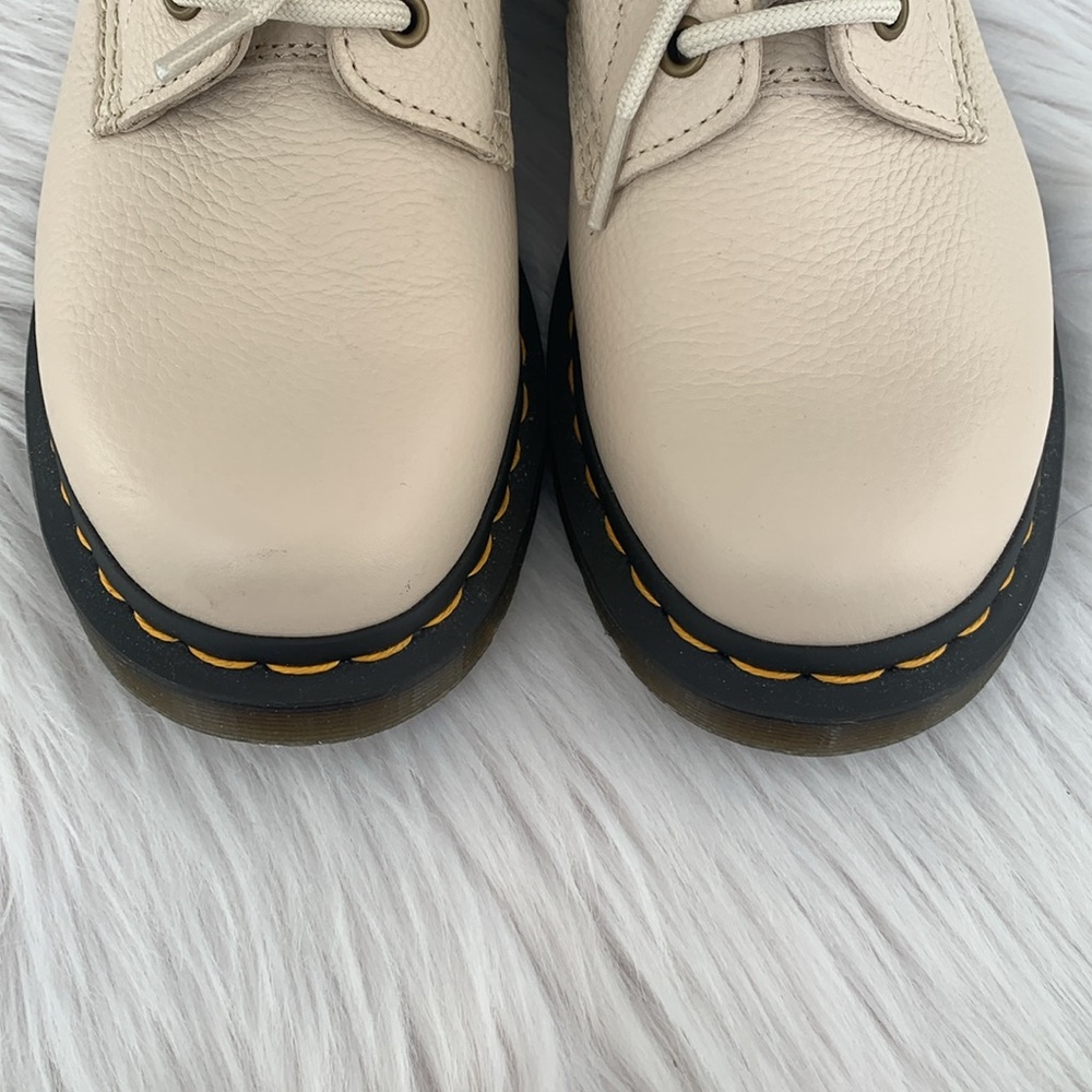 Dr. Martens 1460 Pascal Virginia Leather Boots in Vintage Taupe | US 9 - Picture 7 of 12